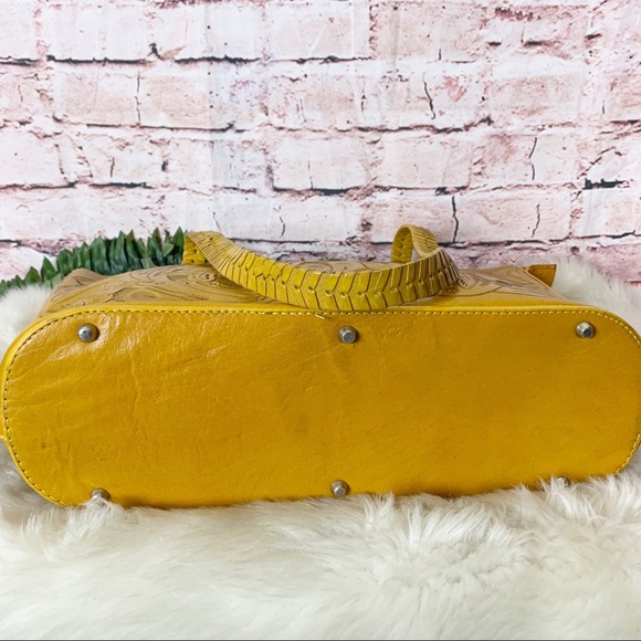 Handcrafted Alexandro Yeo Tooled Yellow Purse - Picture 5 of 9